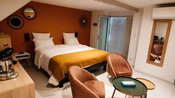 1 habitación, tabla de planchar con plancha, internet y ropa de cama