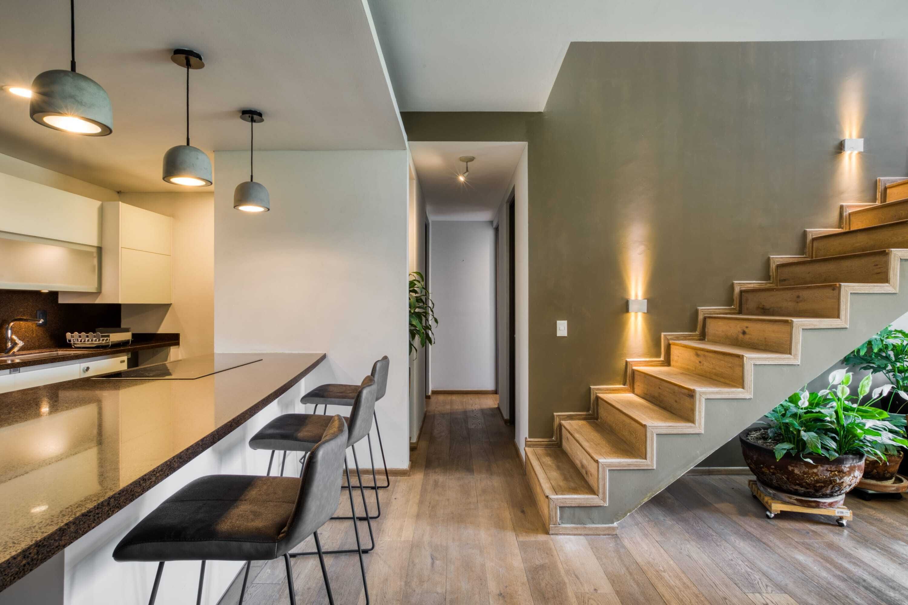 Fridge, oven, stovetop, coffee/tea maker