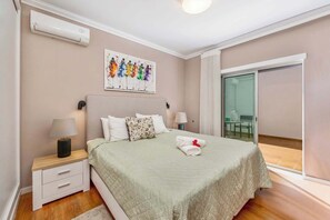 3 Schlafzimmer, Bügeleisen/Bügelbrett, Reisekinderbett, WLAN