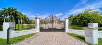 Modern Luxury Apartment Centrally Located in Southwest Ranches Hidden Gem!
