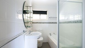 Bañera, secador de pelo