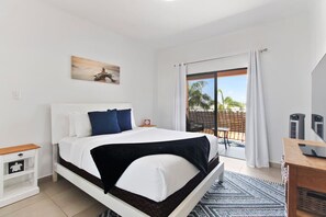2 bedrooms, in-room safe, desk, iron/ironing board
