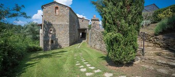 Country House / Farm House in Badia Agnano with 12 bedrooms sleeps 25