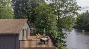 Outdoor dining - Chic Waterfront w/ Hot Tub, Sauna and Sky Deck! (Saugerties)