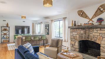 Smart TV, fireplace, video games, books