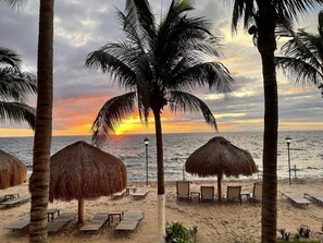 Liegestühle, Strandtücher