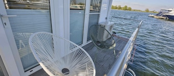 Beautiful houseboat in harbour of Kerkdriel