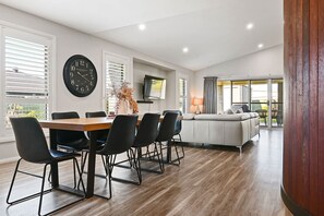 Interior - Luxe on Lincoln | A Honey Home (Dubbo)