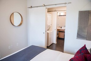 1 soverom, strykejern/-brett, reiseseng for barn og wi-fi