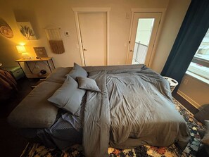 1 habitación, tabla de planchar con plancha, cuna de viaje y wifi 
