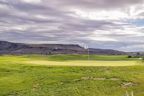 Casa, varias camas (9th Hole Clubhouse Stroll) | Golf