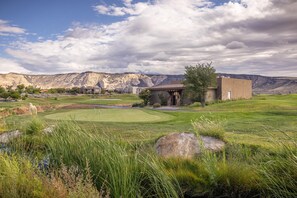 Casa, varias camas (9th Hole Clubhouse Stroll) | Golf