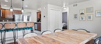 Elm Avenue ·  ★Charming Home★Pet-Friendly★LG Fenced Backyard★