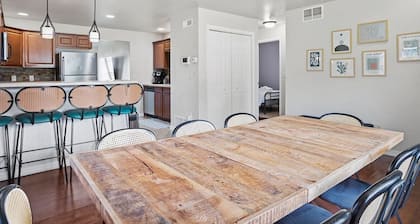 Elm Avenue · ★Charming Home★Pet-Friendly★LG Fenced Backyard★