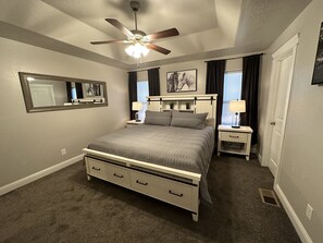 3 Schlafzimmer, Schreibtisch, Bügeleisen/Bügelbrett, kostenloses WLAN