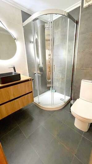 Shower, hair dryer, towels - The Cliffs - Piccola Home (Ortigueira)