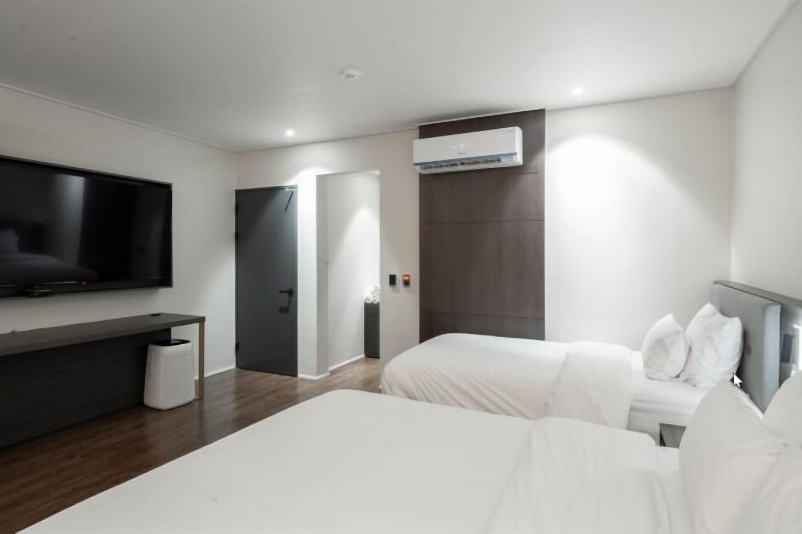 Couette en duvet d'oie, matelas Select Comfort, rideaux occultants