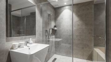 Superior Family Room | Badezimmer