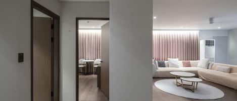 Presidential Suite | Vardagsrum | 65-tums platt-tv med kabelkanaler