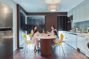 Ático familiar (Advance hotel contact required) | Cocina privada