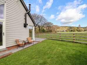 Property grounds - Cornelyn Bach (Saint Asaph)