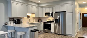 The Detroit vs Everybody House 20 mins from downtown in a walkable neighborhood.