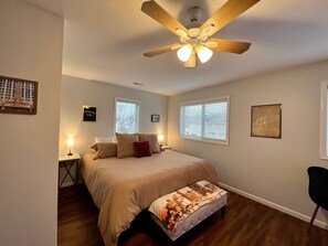 3 عدّة غرف نوم ومكتب وواي فاي مجانًا وملاءات أسرّة