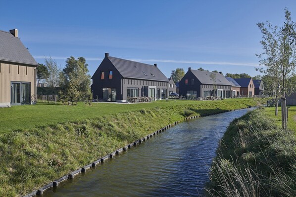 Exterior - Villa by Lake Veere with Modern Amenities (Wolphaartsdijk)