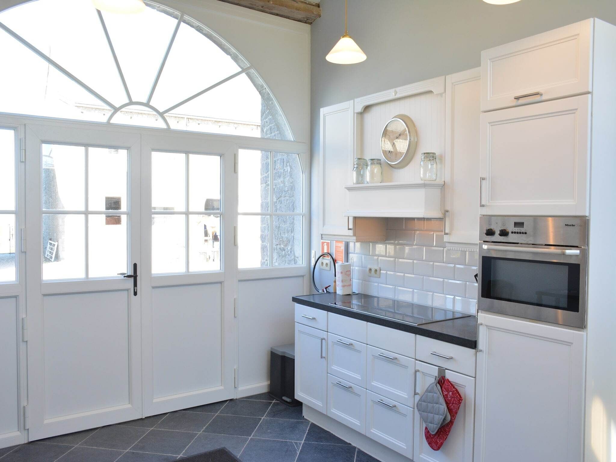 Réfrigérateur, four, plaque de cuisson, lave-vaisselle