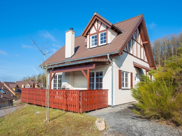 Exterior - Villa in Germany with Sauna & Valley Views (Dahlem)