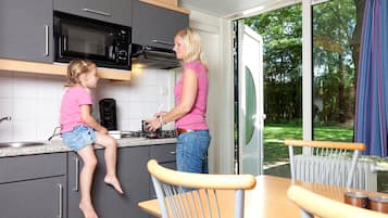 Refrigerador, microondas, cafetera/tetera