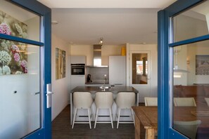 Fridge, microwave, dishwasher, coffee/tea maker - Apartment in Domburg near Sandy Beaches (Domburg)