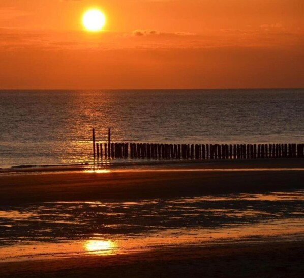 Una spiaggia nelle vicinanze