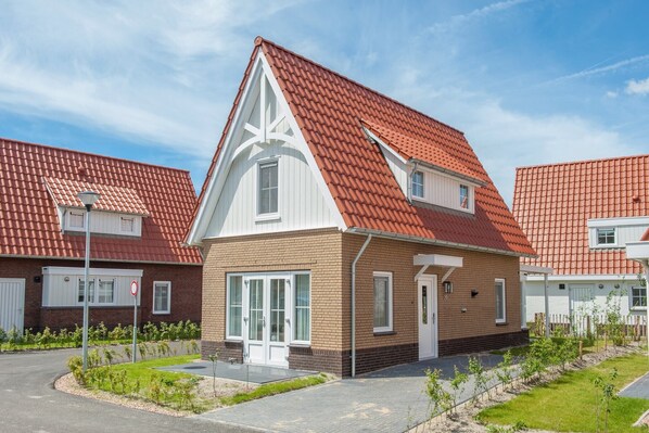 Exterior - Villa in Dishoek near the North Sea Beach (Koudekerke)