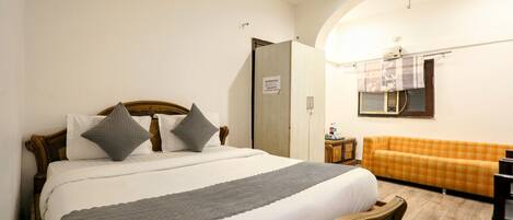 Deluxe Room | 1 bedroom, free WiFi