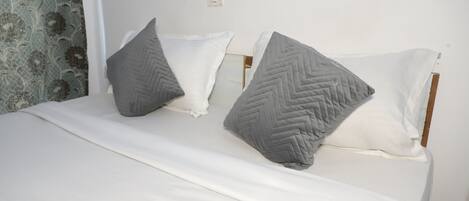 Deluxe Room | 1 bedroom, free WiFi