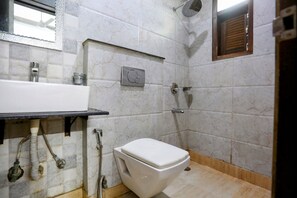 Deluxe Room | Bathroom