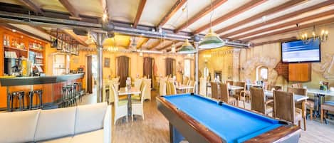 Bar (in der Unterkunft)