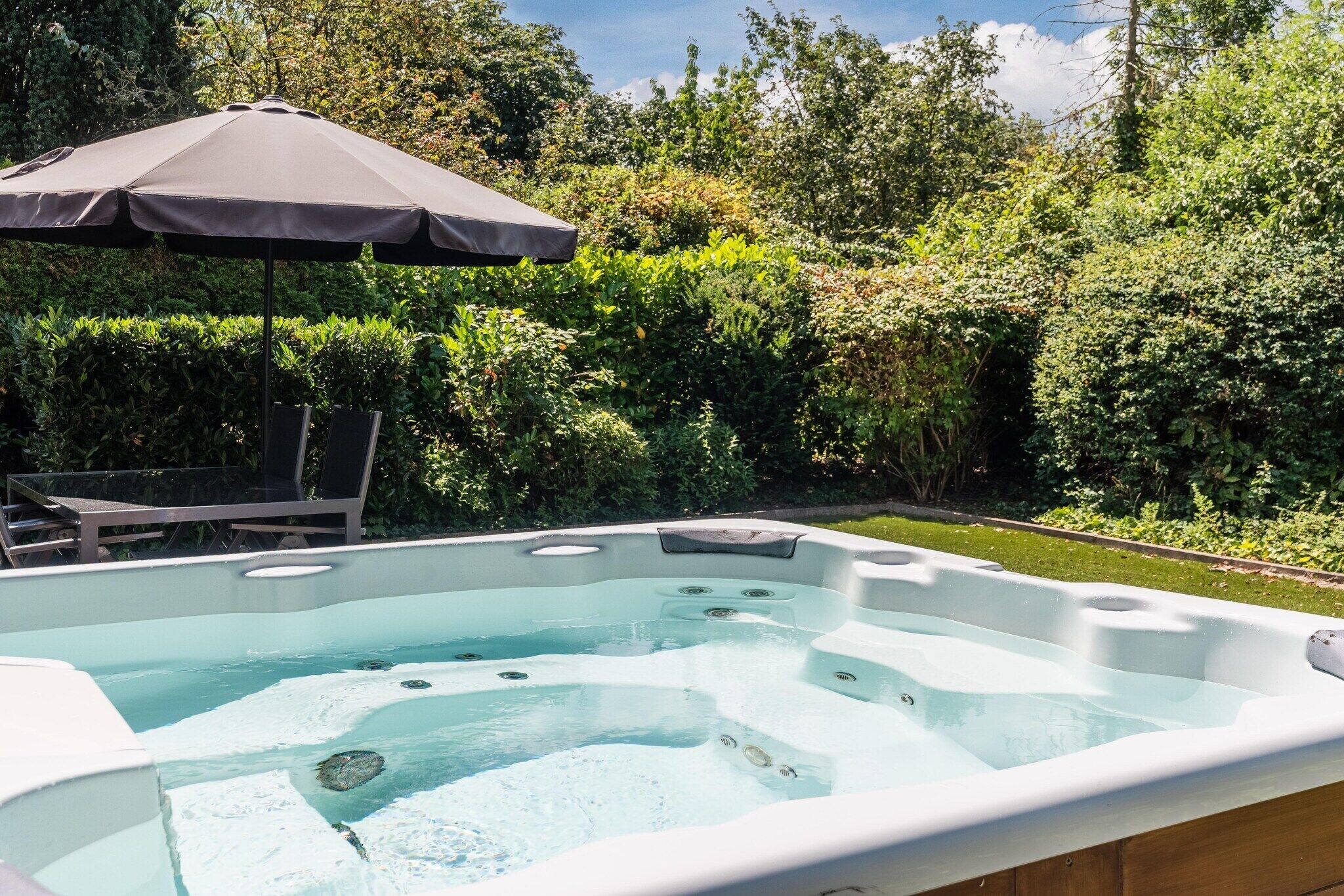 Baignoire à remous extérieure