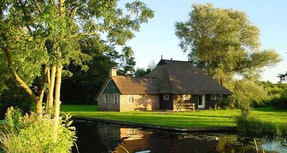 Escapada junto al lago cerca de Giethoorn