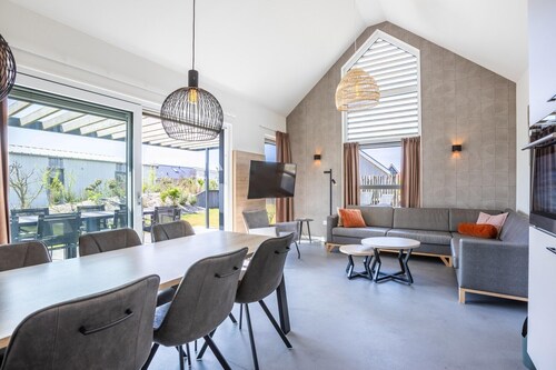 Hollum Villa with Shared Pool