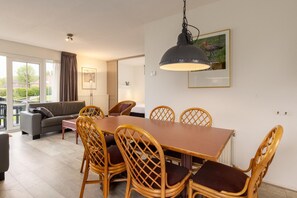 Dining - Waterfront Stay w/ Private Dock (Eernewoud)