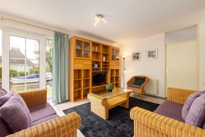 Smart TV - Nature Bungalow with Two Baths (Eernewoud)