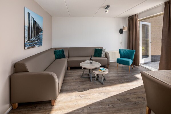 Smart TV - Renovated Bungalow nr Beach (Renesse)