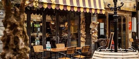 屋外ダイニングエリア