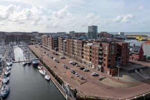 Marina - Stylish Harborfront Escape (Den Haag)