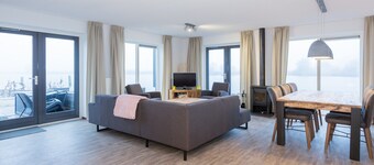 Lakebeach Holiday in Langelille