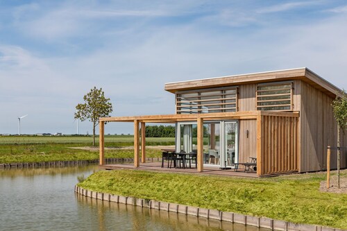Bungalow im Water Village am Wasser