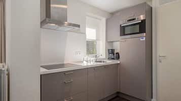 雪櫃、微波爐、爐具、洗碗機