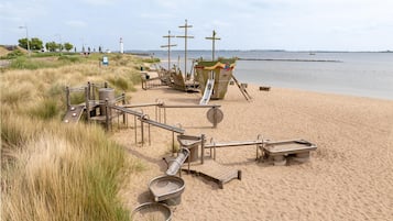 Una playa cerca